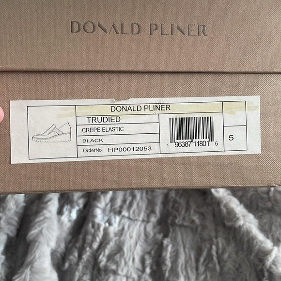 New Donald Pliner wedges 5 - Picture 5 of 6